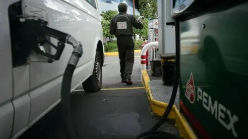 Moody’s lanza alerta para AMLO: Dejar de exportar petróleo pone en riesgo la calificación de México