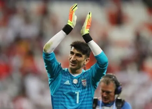 De vagabundo a detenerle un penalti a Cristiano Ronaldo: La historia del arquero de Irán