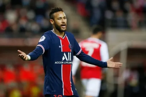 Director técnico del PSG critica liderazgo de Neymar