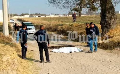 Encuentra cuerpo calcinado camino a su trabajo