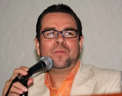 Retiran invitación a Álvaro Delgado para ser ponente en foro en Puebla