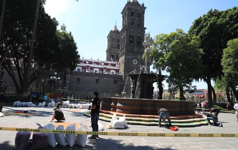 alfombra-monumental-zocalo-pue-dia-de-muertos