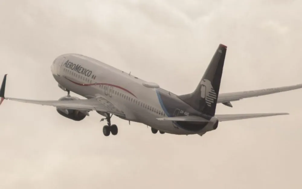 Acciones de Aeroméxico se desploman y tocan mínimo histórico