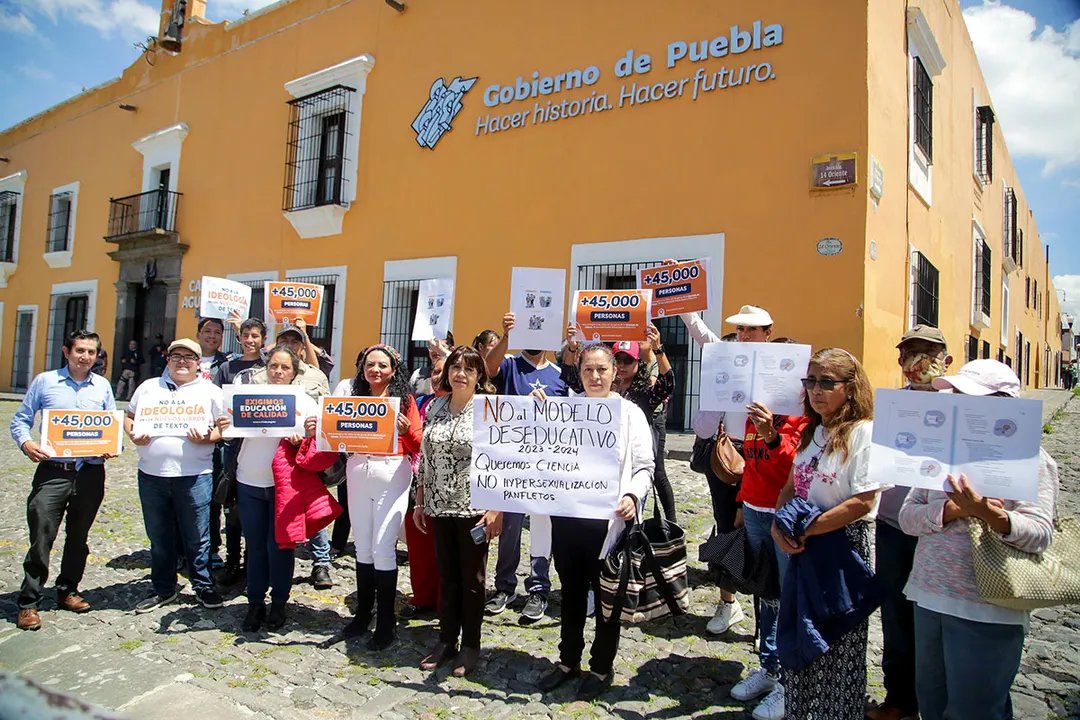 Manif Libros Texto Gratuitos Frente Nacional Por La Familia Casa Aguayo