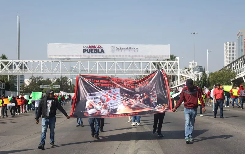 marcha-taxistas-28-de-octubre-via-atlixcayotl