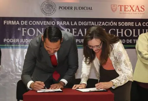 TSJP firma convenio para digitalización del “Fondo Real de Cholula” con la universidad de Texas
