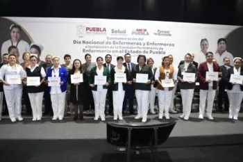 Reconoce Salud dedicación de enfermeras y enfermeros de Puebla