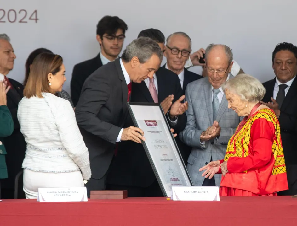 Medalla Carmen Serdan Elena Poniatowska