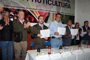 Apoya gobierno del estado a fruticultores para aumentar su producción
