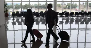 AIP alerta a viajantes del riesgo internacional por ébola