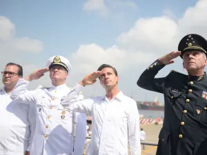 Presume EPN orgullo por fuerzas castrenses