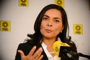 Exhortan a Miguel Barbosa a dejar la coordinación de senadores perredistas