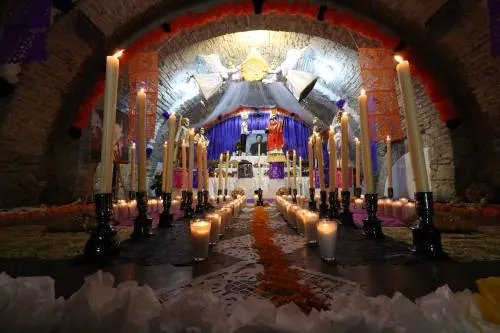 Dinorah López de Gali invita a visitar el Corredor de Ofrendas