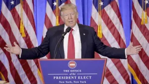VIDEO: Trump arremete contra medios en conferencia; pelea con reportero de CNN