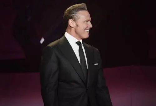 Luis Miguel conquista Las Vegas pese a fallas de sonido en concierto