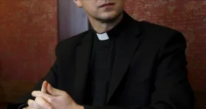 Sin mediar palabra desconocidos balean a religioso en Cuautitlán