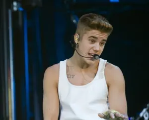 Malinterpretaron mi frase sobre Ana Frank: Justin Bieber