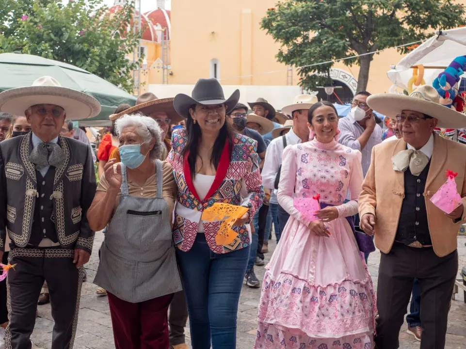 Ariadna Ayala inicia los festejos de septiembre
