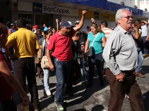 Liberan a maestros detenidos tras enfrentamiento en Michoacán