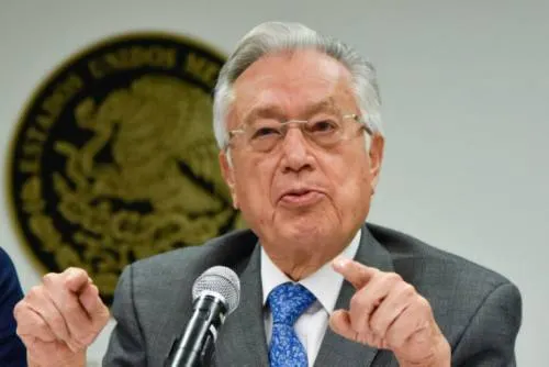 Manuel Bartlett acusa a seis ex secretarios de conflicto de interés