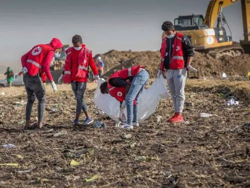 Recuperan caja negra de avión que se estrelló en Etiopía