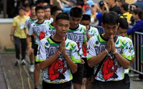 Cuatro niños rescatados de la cueva en Tailandia obtienen la nacionalidad