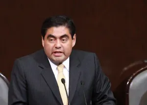 Caduco el dedazo para elegir dirigentes en PRI y PRD: Barbosa