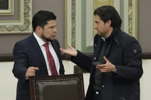 Chocan nuevamente Biestro y JJ, se acusan de corruptos y enriquecimiento ilícito