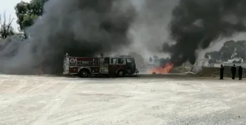 Incendio en Cacalotepec deja daños materiales