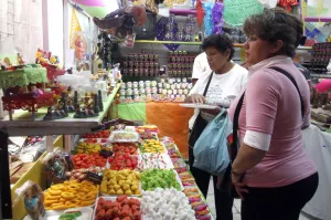 Video_¿Cuánto gasta una familia en poner una ofrenda?