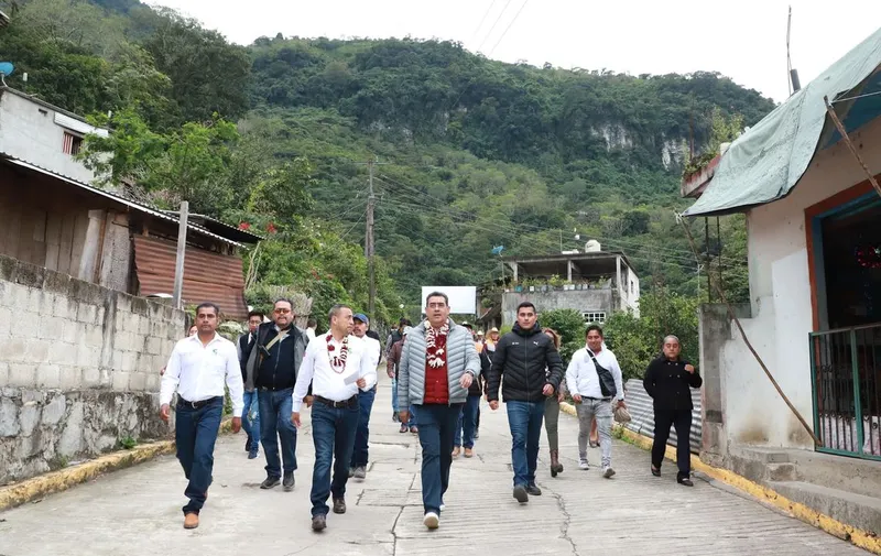 sergio-salomon-cespedes-inaugura-puente-vehicular-en-san-felipe-tepatlan