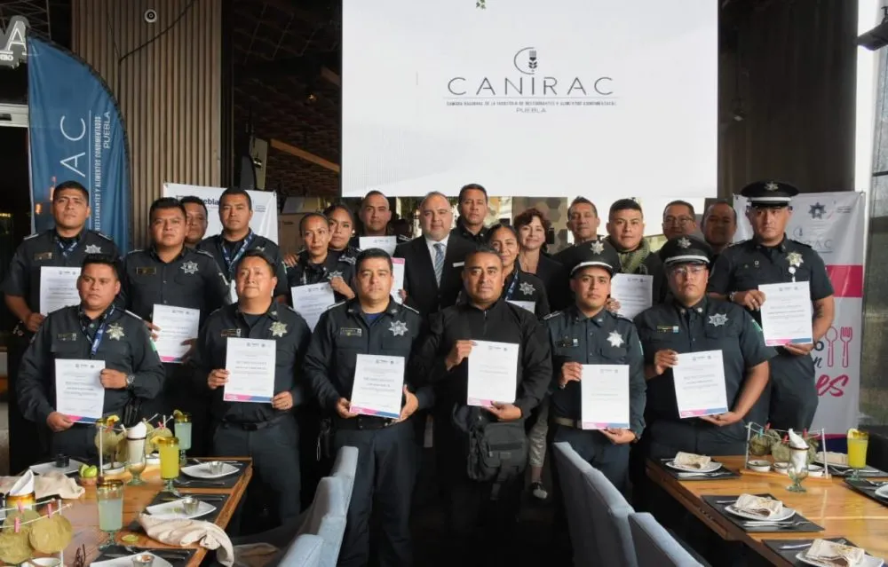 Reconoce CANIRAC la labor de los policías municipales de Puebla