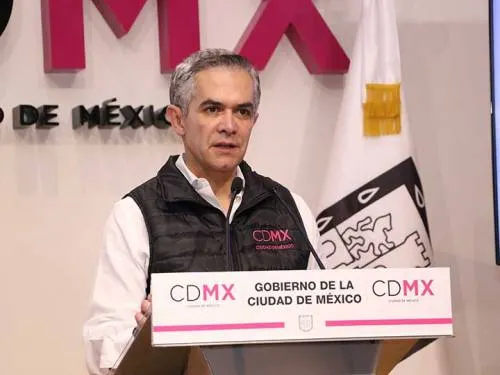 Mancera firma decreto para reconstruir la CDMX por sismo