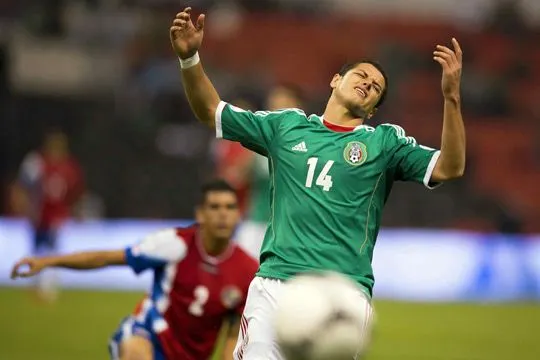 Chicharito rompe sed de gol y pone al Tri a un paso del hexagonal
