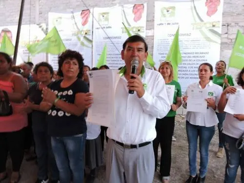 Firma Tepole ante notario compromiso para beneficiar a colonias de Tehuacán
