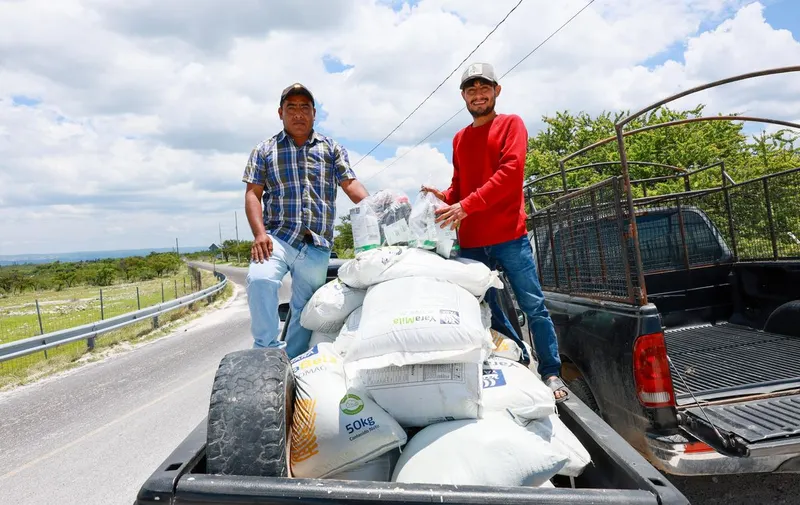 gob-pue-entrega-apoyos-campo-huatlatlauca