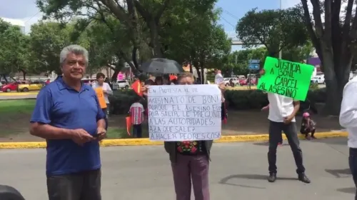 Familiares de comerciante asesinado por asaltantes, exigen justicia; temen que detenido salga libre