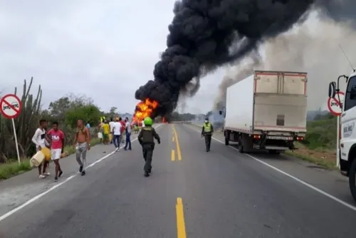 Aumentan a 41 los muertos por reciente explosión de camión cisterna en Colombia