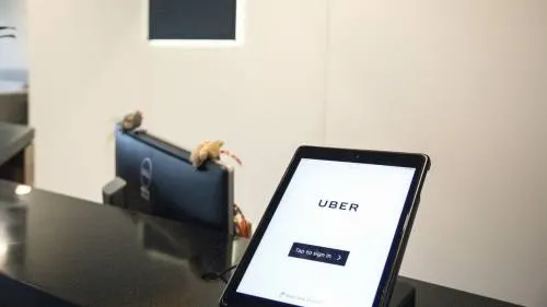 Uber retendrá impuestos a conductores en México y los pagará directamente