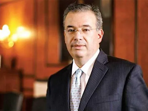 Más productividad elevará los salarios: Banxico