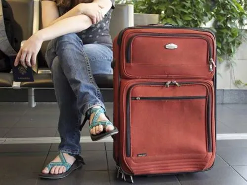 Ignoran aerolíneas la ley; cobran primera maleta documentada