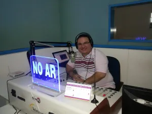 Ejecutan a periodista brasileño en pleno programa de radio