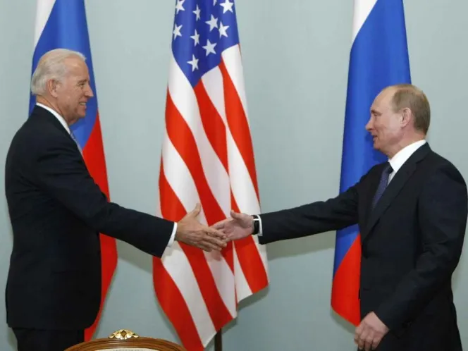 Biden y Putin rebajan tensión bajo promesa de diálogo