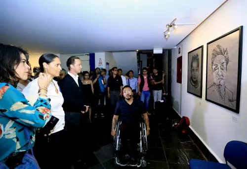 Luis Banck abrió al Público la exposición colectiva “Punto medio”