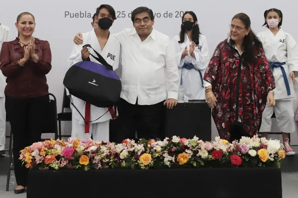 Convoca MBH a deportistas poblanos a representar al estado con entrega y corazón