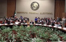 IFE revisará nuevamente gastos de AMLO