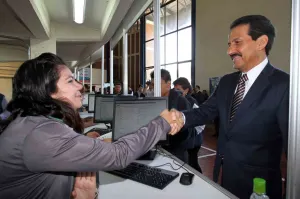 Supervisa Alfonso Esparza proceso de admisión BUAP 2013