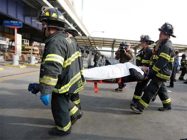 Reportan 57 heridos tras choque de ferry en Manhattan