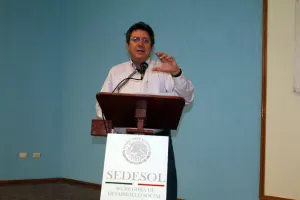 Aumenta gobierno federal pensión a beneficiarios del Programa más 65