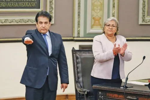 Congresos sumisos, instituciones débiles